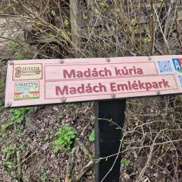 Madách Imre Emlékmúzeum Csesztve - Külső kép