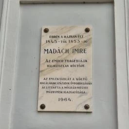 Madách Imre Emlékmúzeum Csesztve - Külső kép