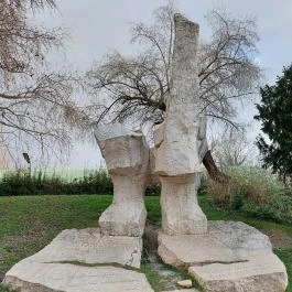 Magyar Ifjúság Szabadságfrontja-emlékmű, Budapest - Külső kép