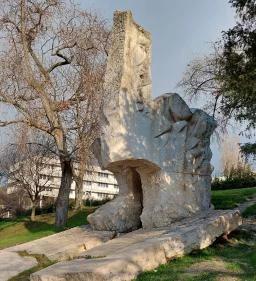 Magyar Ifjúság Szabadságfrontja-emlékmű