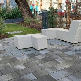 A magyar irodalom tere, Budapest - Egyéb