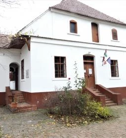 Magyar Naiv Művészek Múzeuma