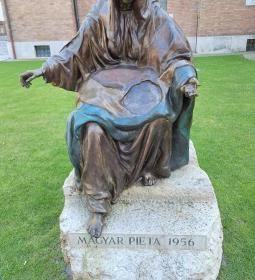 Magyar Pieta 1956 szobor