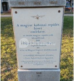 A magyar repülés úttörőinek emlékműve
