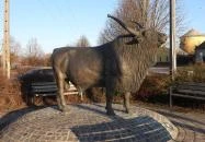 Magyar szürkebika-szobor Hajdúböszörmény