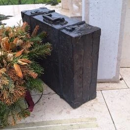 Magyarországi németek kitelepítésének emlékműve Bonyhád - Egyéb