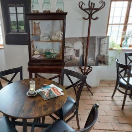 Majk Kávézó - Kamalduli Remeteség Oroszlány-Majkpuszta - Belső