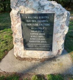 Málenkij robot emlékmű