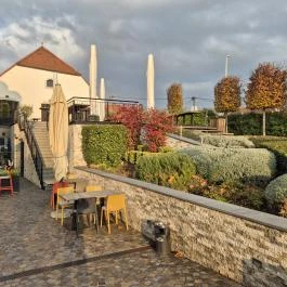 Malom & Kacsa - Bisztró, Kávézó & Rendezvényház, Tata - Külső kép