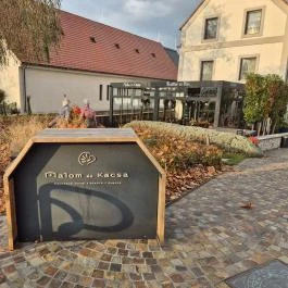 Malom & Kacsa - Bisztró, Kávézó & Rendezvényház, Tata - Külső kép