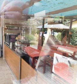 Mama Celestina Büfé