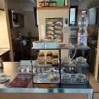 Mama Celestina Büfé Bajót - Belső