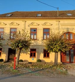 Mánfai Elvonulási Központ & Alkotóház