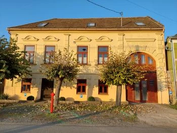 Mánfai Elvonulási Központ & Alkotóház Mánfa