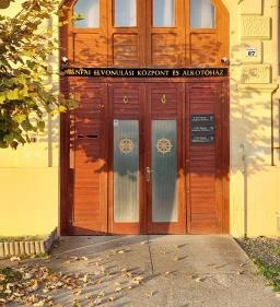 Mánfai Elvonulási Központ & Alkotóház