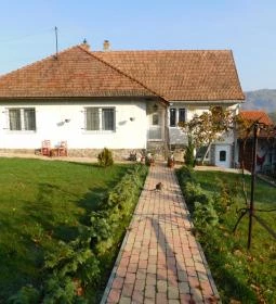 Mánfagyöngy Vendégház