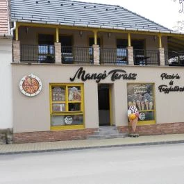 Mangó Terasz - Fagylaltkert & Pizzéria Mezőkövesd - Külső kép