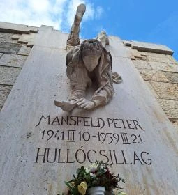 Mansfeld Péter dombormű 