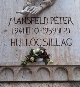 Mansfeld Péter dombormű 
