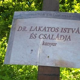 Mária emlékhely, Vágáshuta - Egyéb