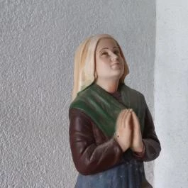 Mária-kegyhely, Szentkút, Pilisszentkereszt - Belső