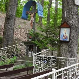 Mária-kegyhely, Szentkút, Pilisszentkereszt - Külső kép