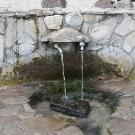 Mária-kegyhely, Szentkút, Pilisszentkereszt - Külső kép