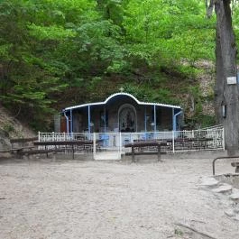 Mária-kegyhely, Szentkút, Pilisszentkereszt - Külső kép