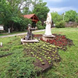 Mária Park Pálosvörösmart - Külső kép