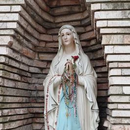 Máriakönnye - Vodica kegyhely Baja - Külső kép