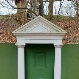 Máriakönnye - Vodica kegyhely Baja - Külső kép