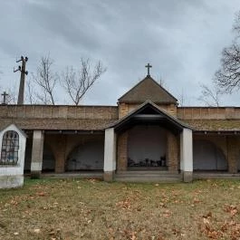 Máriakönnye - Vodica kegyhely Baja - Külső kép