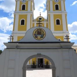 Máriapócsi Szent Mihály főangyal görögkatolikus templom, Máriapócs - Külső kép