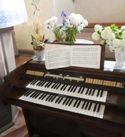 Márokpapi református templom