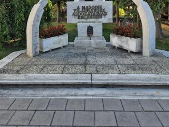 A második világháború áldozatainak emlékére Szil
