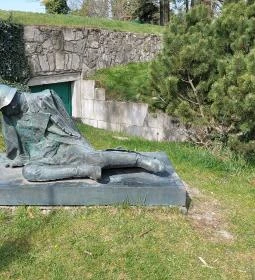 A második világháborúban hősi halált halt honvédek emlékműve