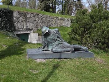 A második világháborúban hősi halált halt honvédek emlékműve Mosonmagyaróvár