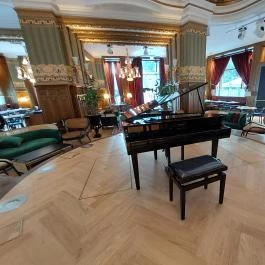 Matild Café & Cabaret Budapest - Belső