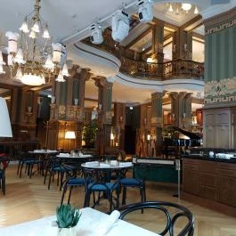 Matild Café & Cabaret Budapest - Belső