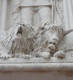 Mátyás király emlékmű