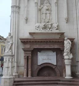 Mátyás király emlékmű