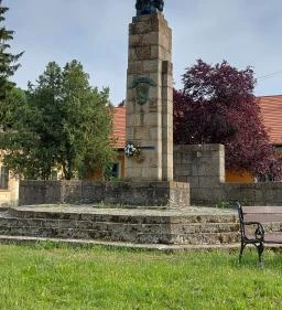 Mátyás király fejszobra