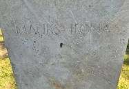 Mauks Ilona mellszobra Mohora