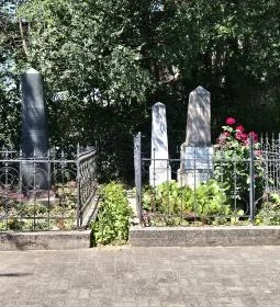 Mauks Ilona és Szontagh Pál nyughelye