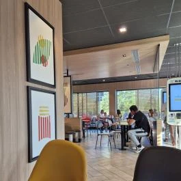 McDonald's Bicske - Belső