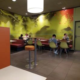 McDonald's - Boráros tér, Budapest - Belső