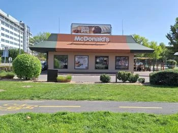 McDonald's - Campona Drive Budapest