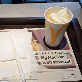 McDonald's - Campona Drive, Budapest - Étel/ital