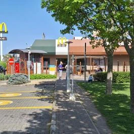 McDonald's - Campona Drive Budapest - Külső kép