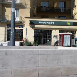 McDonald's - Móricz Zsigmond körtér Budapest - Külső kép